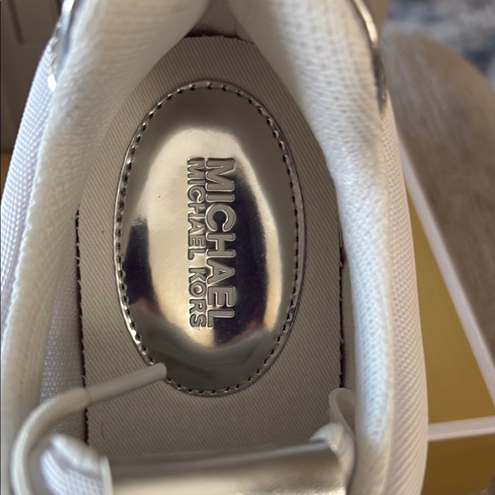 Michael Kors White Leather Sneakers with Modern Silhouette - Picture 2 of 5